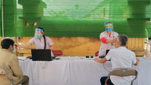 Trung tâm Y tế huyện Văn Chấn đẩy mạnh công tác khám sàng lọc phân luồng bệnh nhân