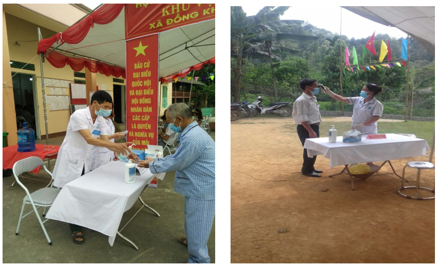 Kiểm tra thân nhiệt và sát khuẩn tay nhanh trước khi bỏ phiếu