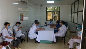 Trung tâm Y tế huyện Văn Chấn tổ chức diễn tập phòng, chống Covid-19