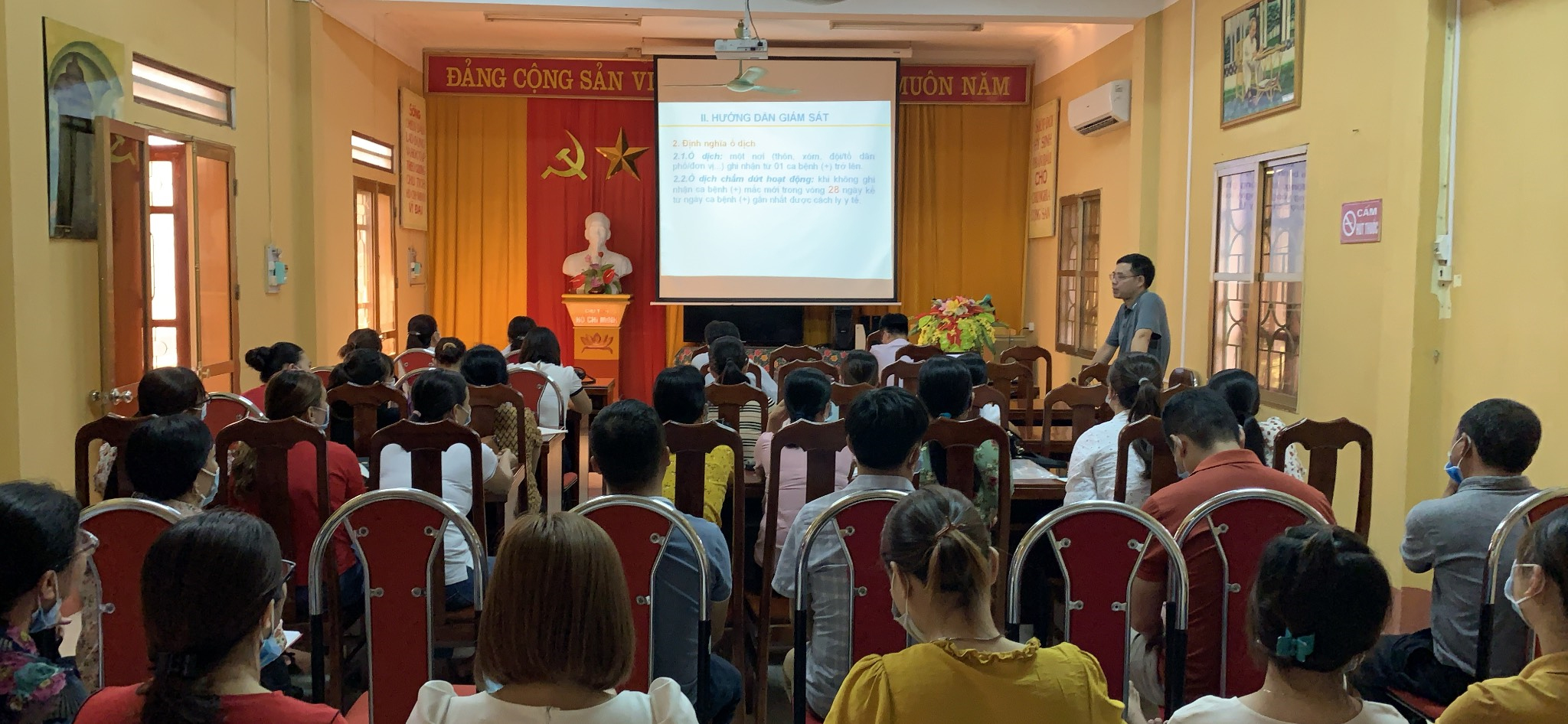 135 cán bộ được tập huấn, đào tạo lại chuyên môn, kỹ thuật trong công tác giám sát, truy vết và lấy mẫu xét nghiệm SARS-CoV-2
