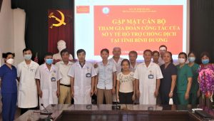 Đoàn cán bộ y tế thuộc Trung tâm Y tế huyện Văn Chấn lên đường chi viện cho tỉnh Bình Dương chống dịch COVID-19