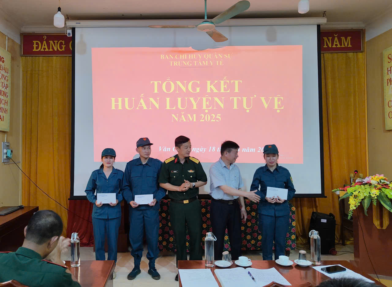 Ban Chỉ huy quân sự Trung tâm Y tế huyện Văn Chấn tổ chức huấn luyện tự vệ năm 2025