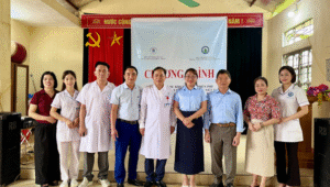 Khám bệnh, tư vấn sức khỏe, cấp phát thuốc miễn phí cho người khuyết tật, người có công với cách mạng, người cao tuổi xã Nghĩa Tâm