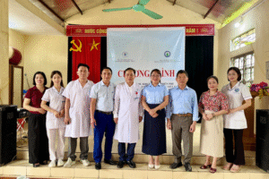 Khám bệnh, tư vấn sức khỏe, cấp phát thuốc miễn phí cho người khuyết tật, người có công với cách mạng, người cao tuổi xã Nghĩa Tâm