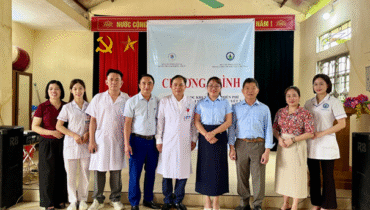 Khám bệnh, tư vấn sức khỏe, cấp phát thuốc miễn phí cho người khuyết tật, người có công với cách mạng, người cao tuổi xã Nghĩa Tâm